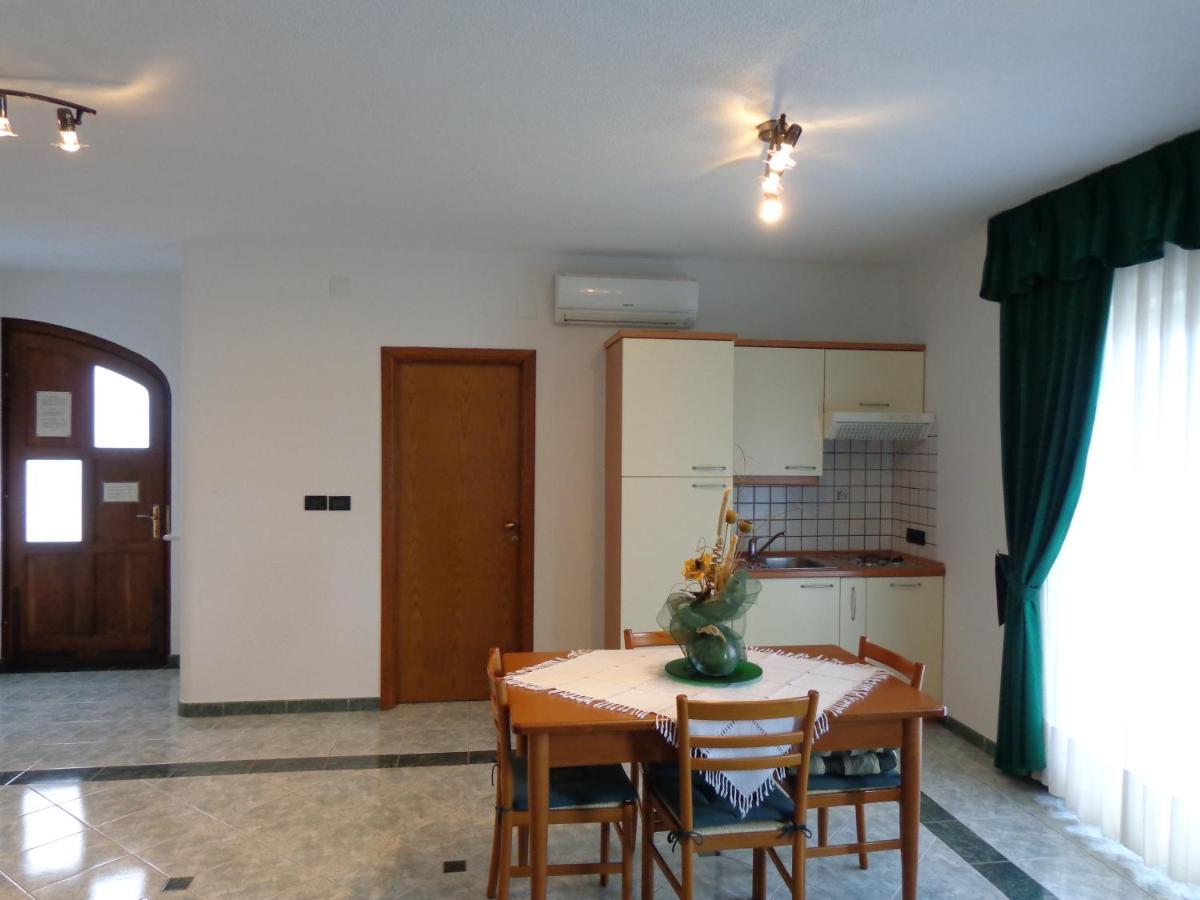 Apartmens Alenka Rovinj Zimmer foto